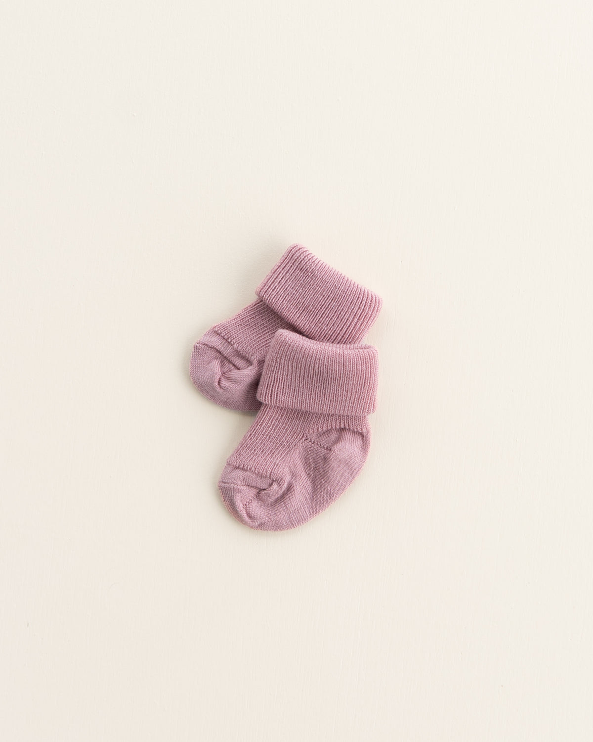 Rippstrick Wollsocken für Babys - cameo rose