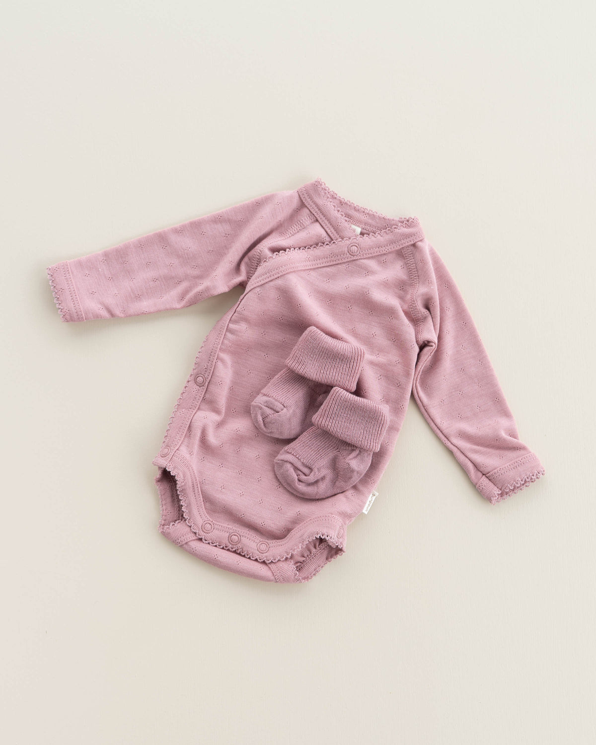 Rippstrick Wollsocken für Babys - cameo rose