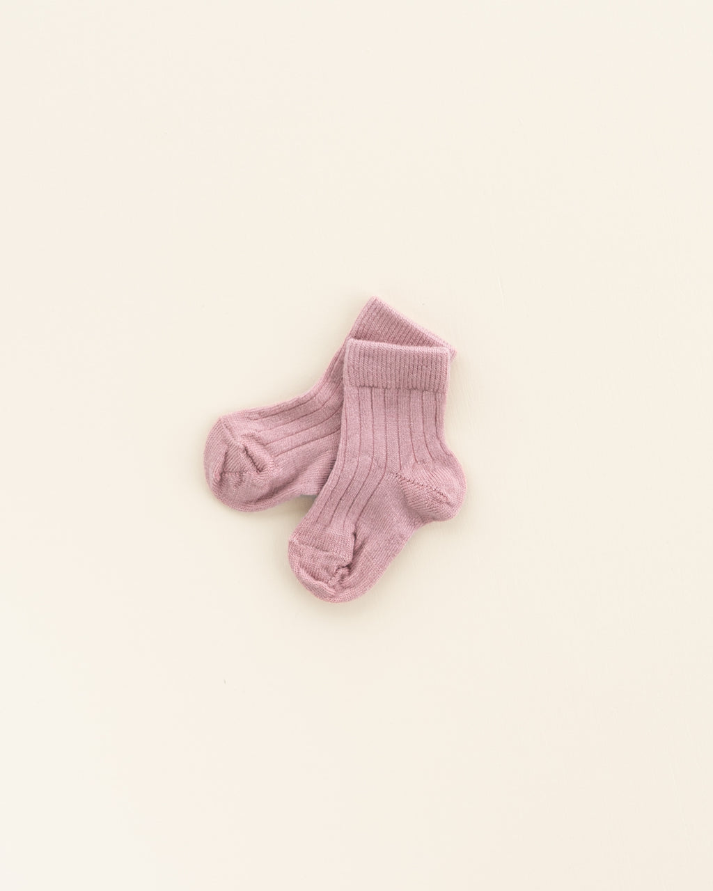 Rippsocken aus Wolle für Babys - cameo rose
