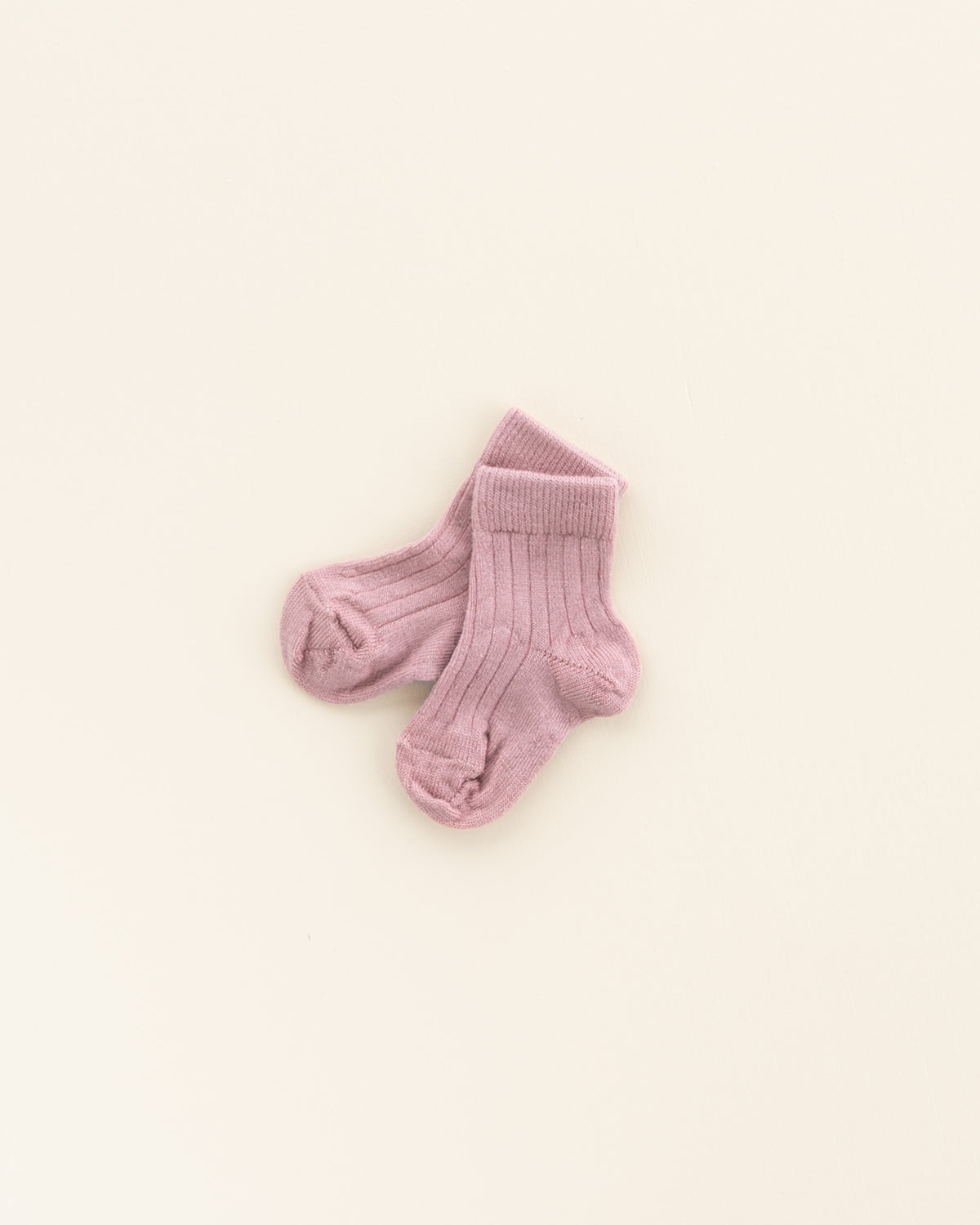 Rippsocken aus Wolle für Babys - cameo rose