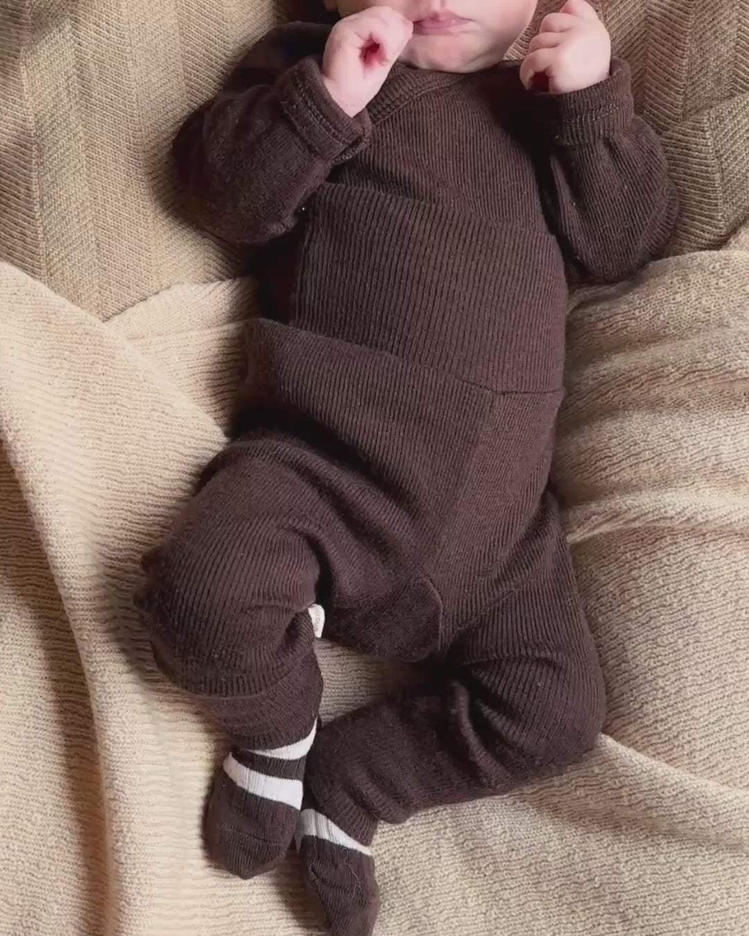 Rippsocken aus Wolle für Babys - kladdkaka/mazarin