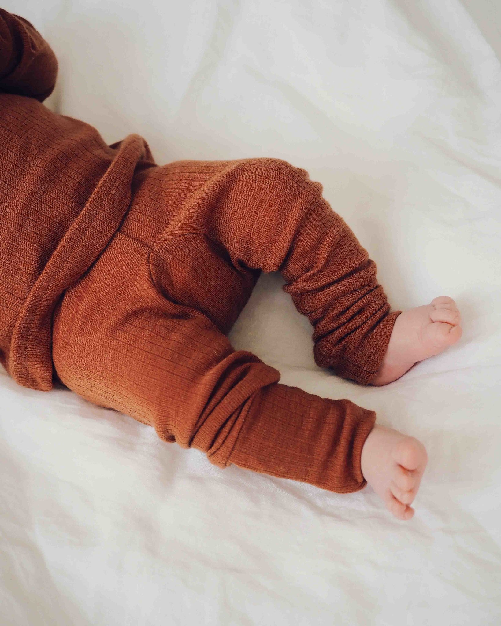 Unaduan baby broekje umber wol
