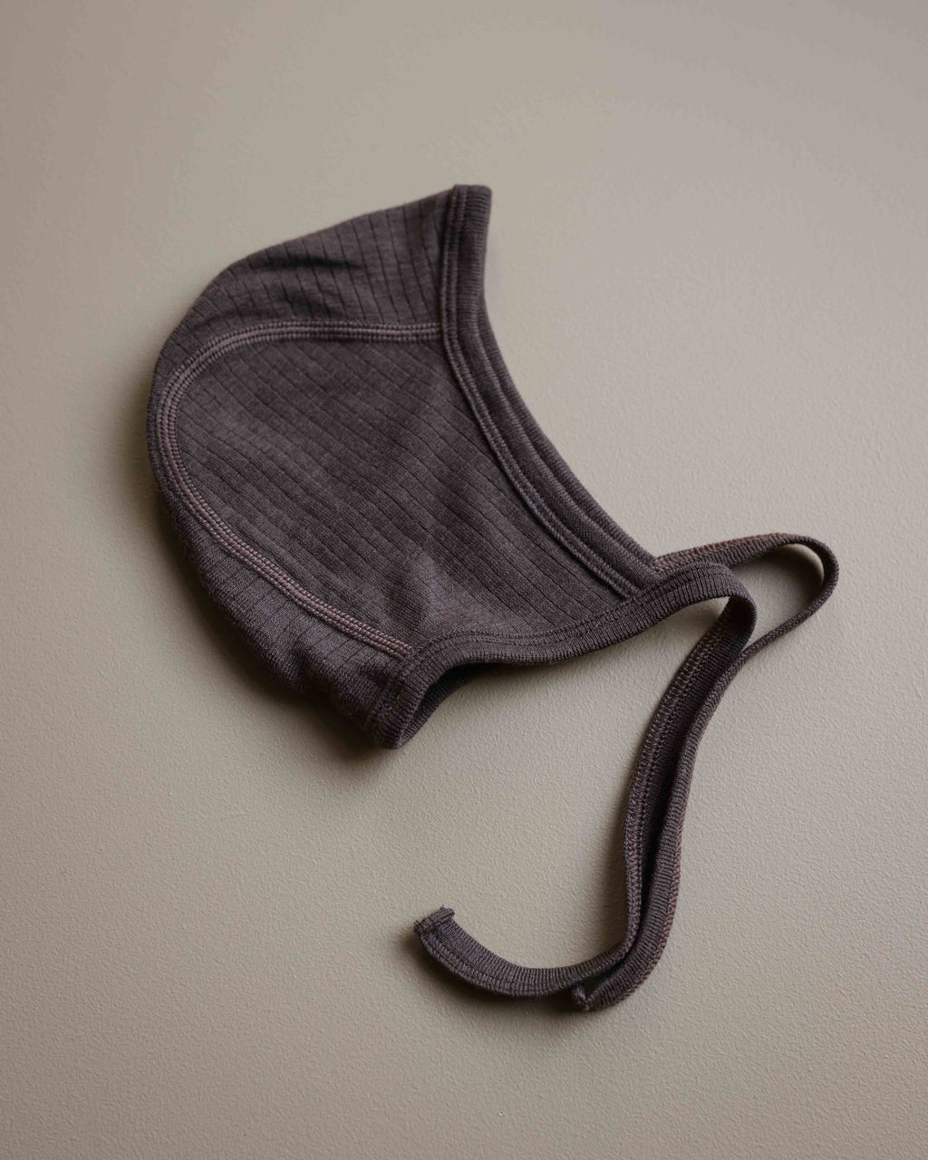 Unaduna bonnet baby deep Taupe wool-48