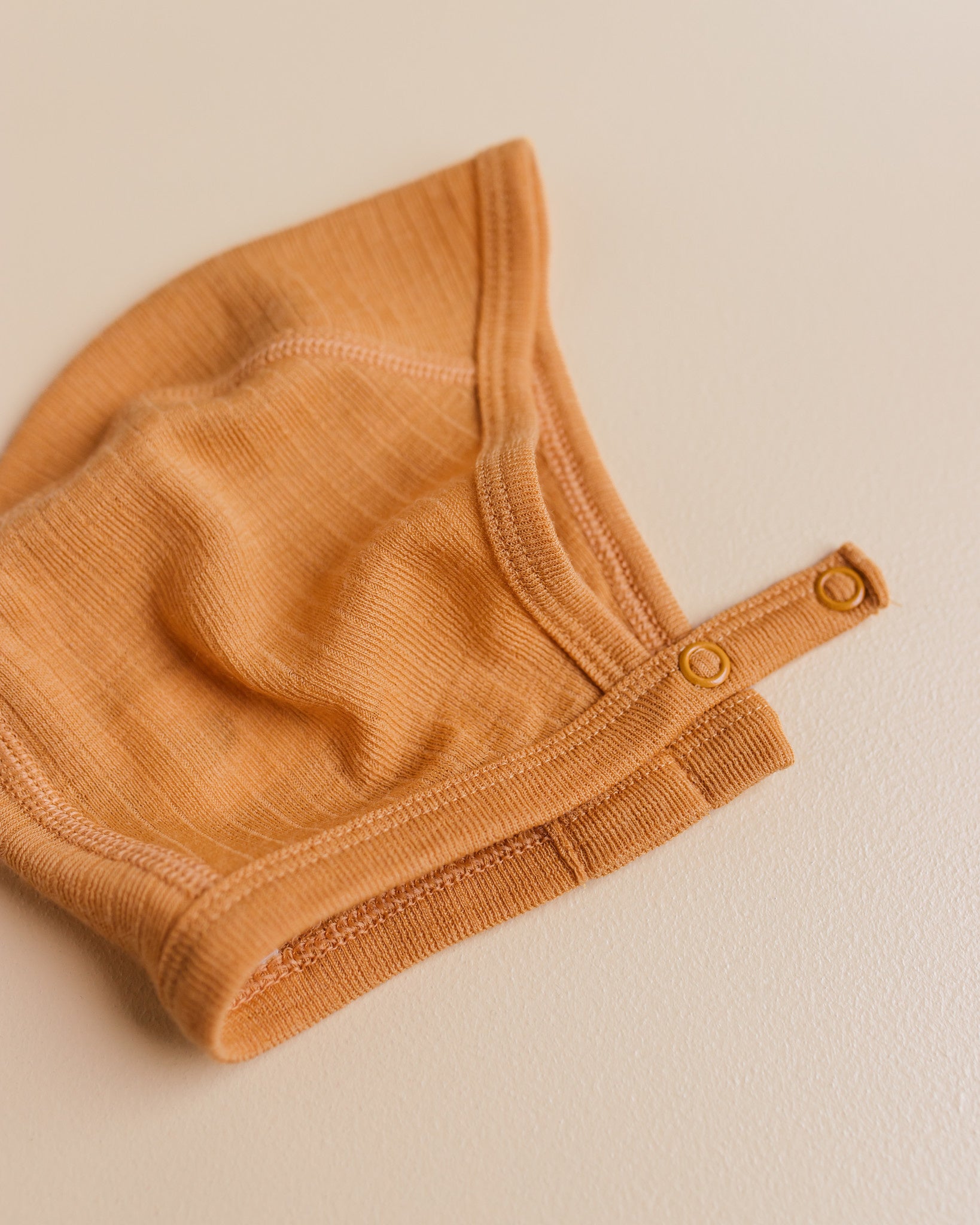 unaduna-bonnet-inca-gold-wool
