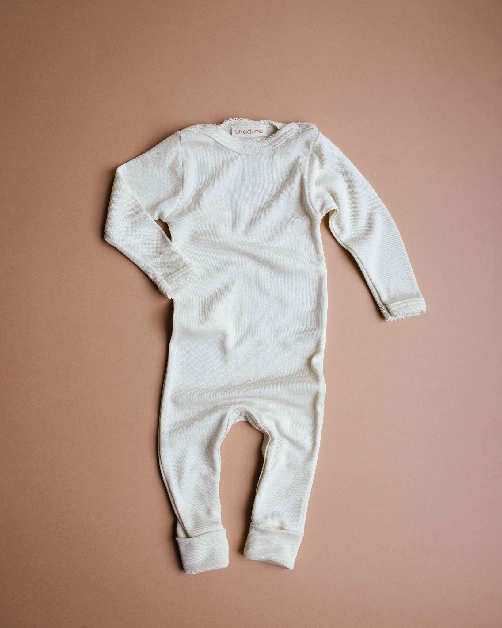 unaduna-jumpsuit-met-crochetta-randje-naturel-wol