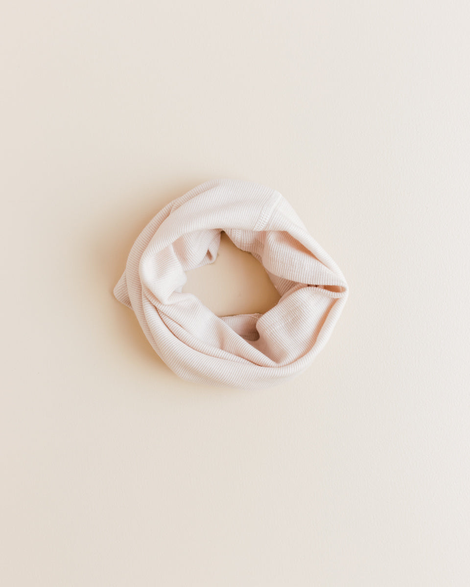 unaduna-loop-scarf-tiny-rib-wool-mazarin